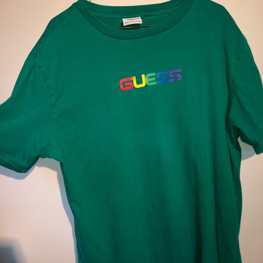 GUESS T-SHIRT